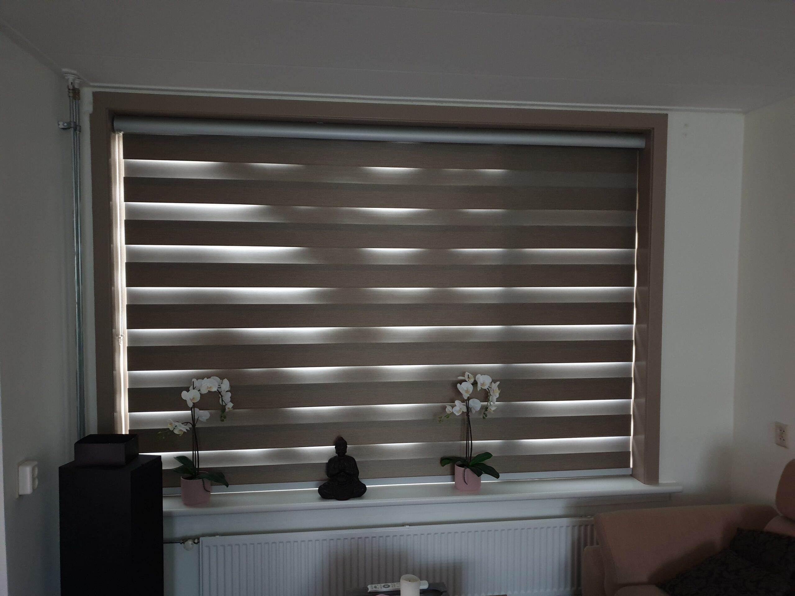 Duo rolgordijnen voor een modern interieur